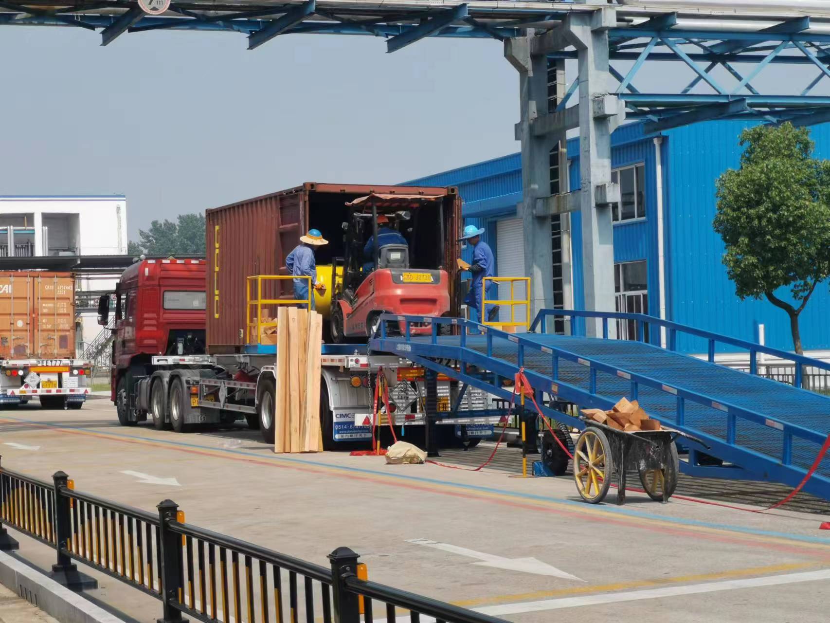 transport chlorine cylinder