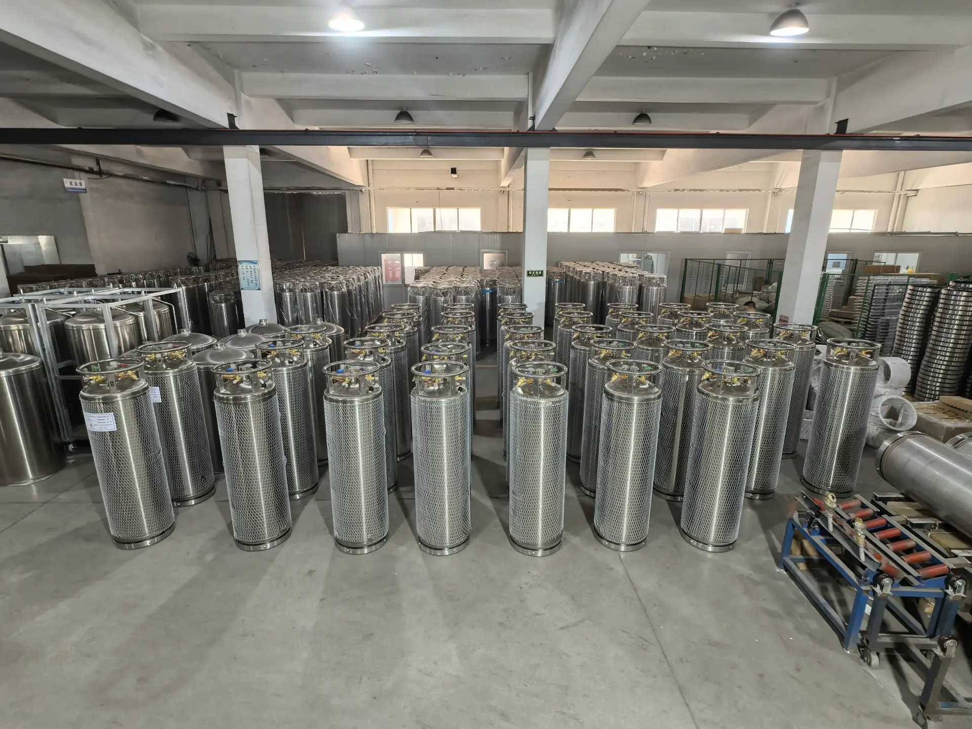 cryogenic cylinder