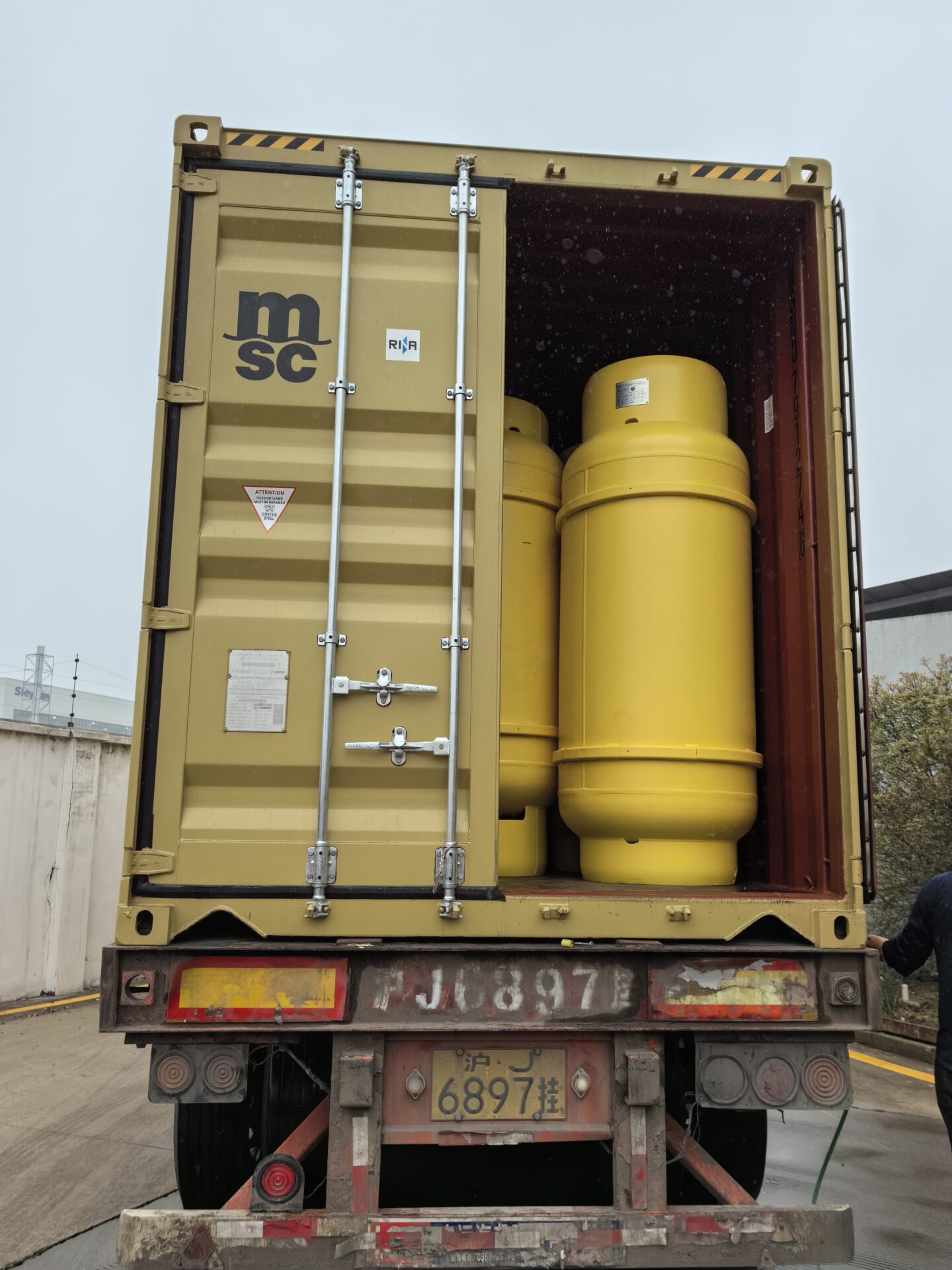 Ammonia cylinder