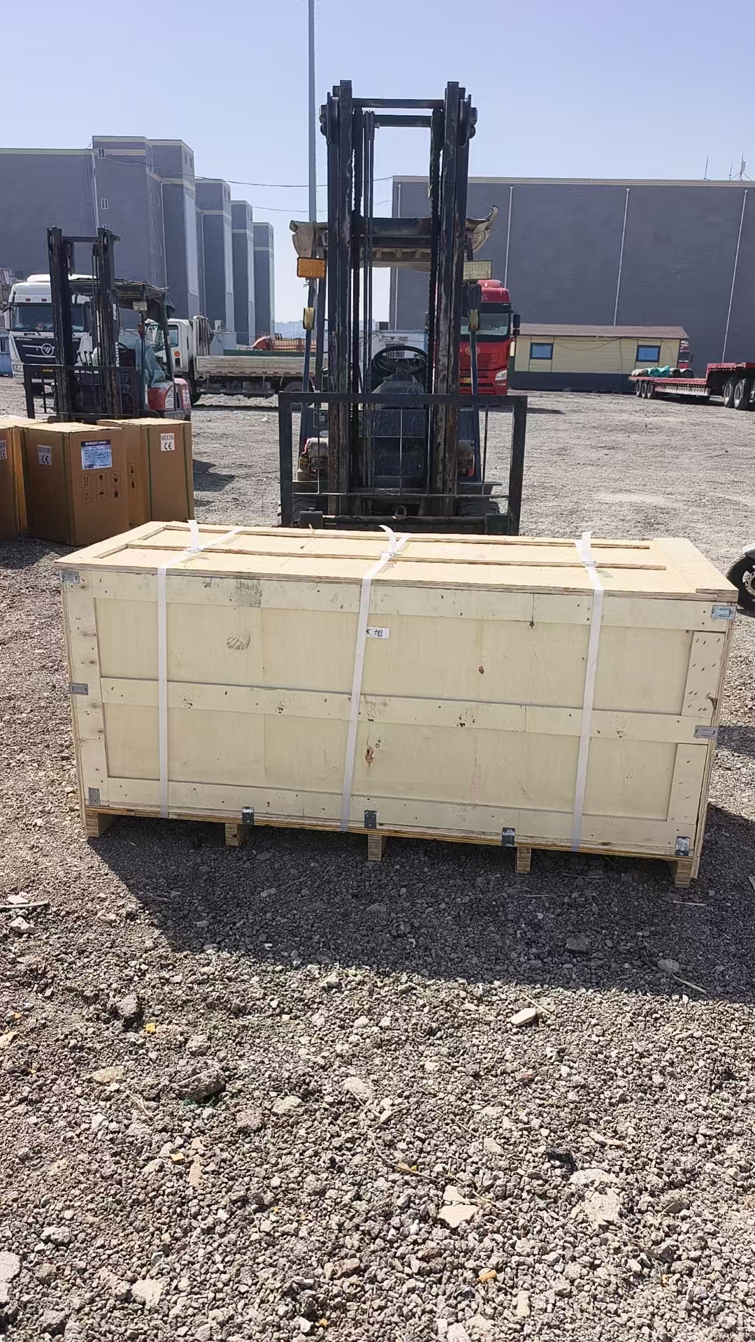 CNG cylinder packed by box