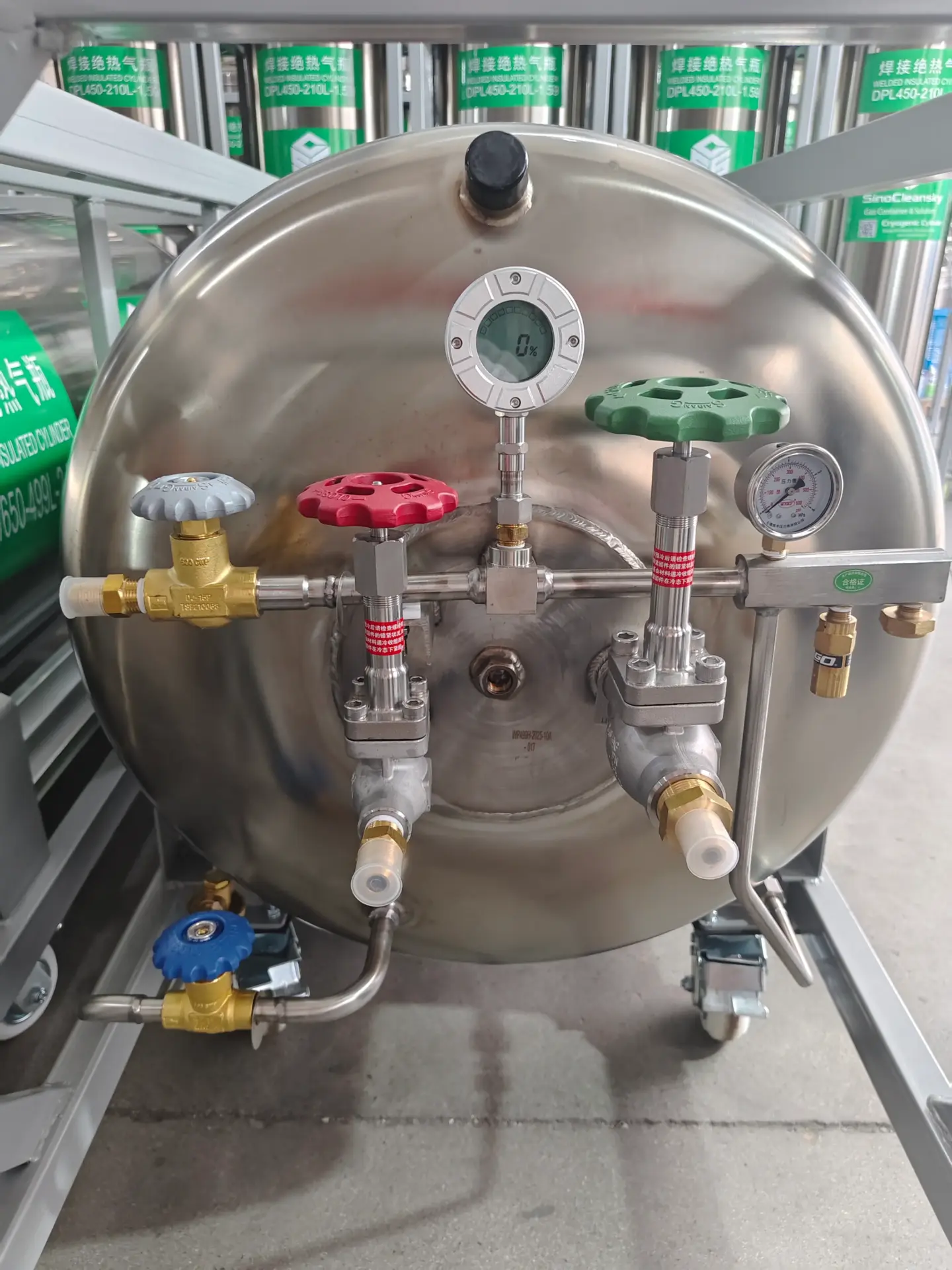 horizontal cryogenic cylinder