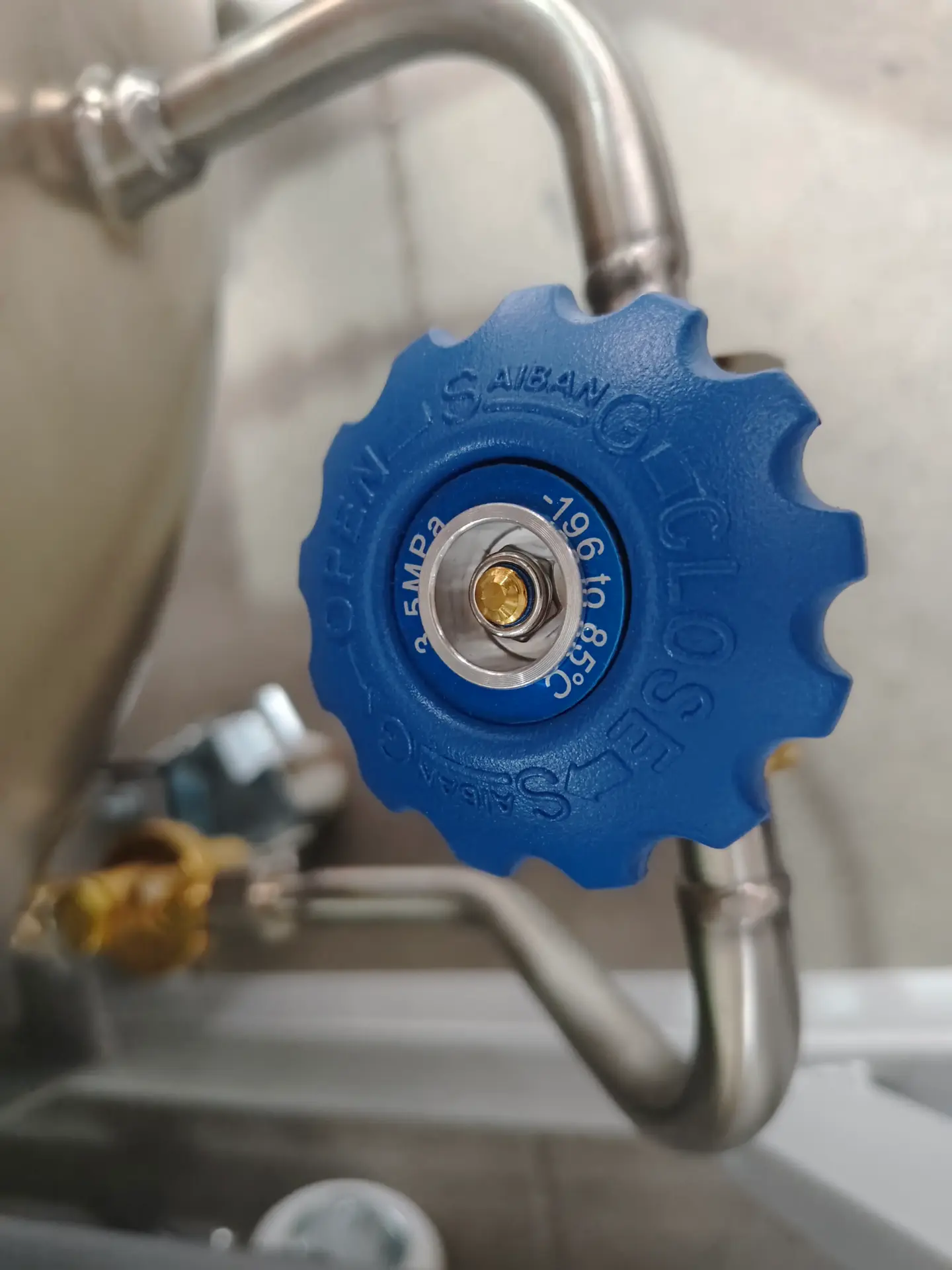 cryogenic cylinder