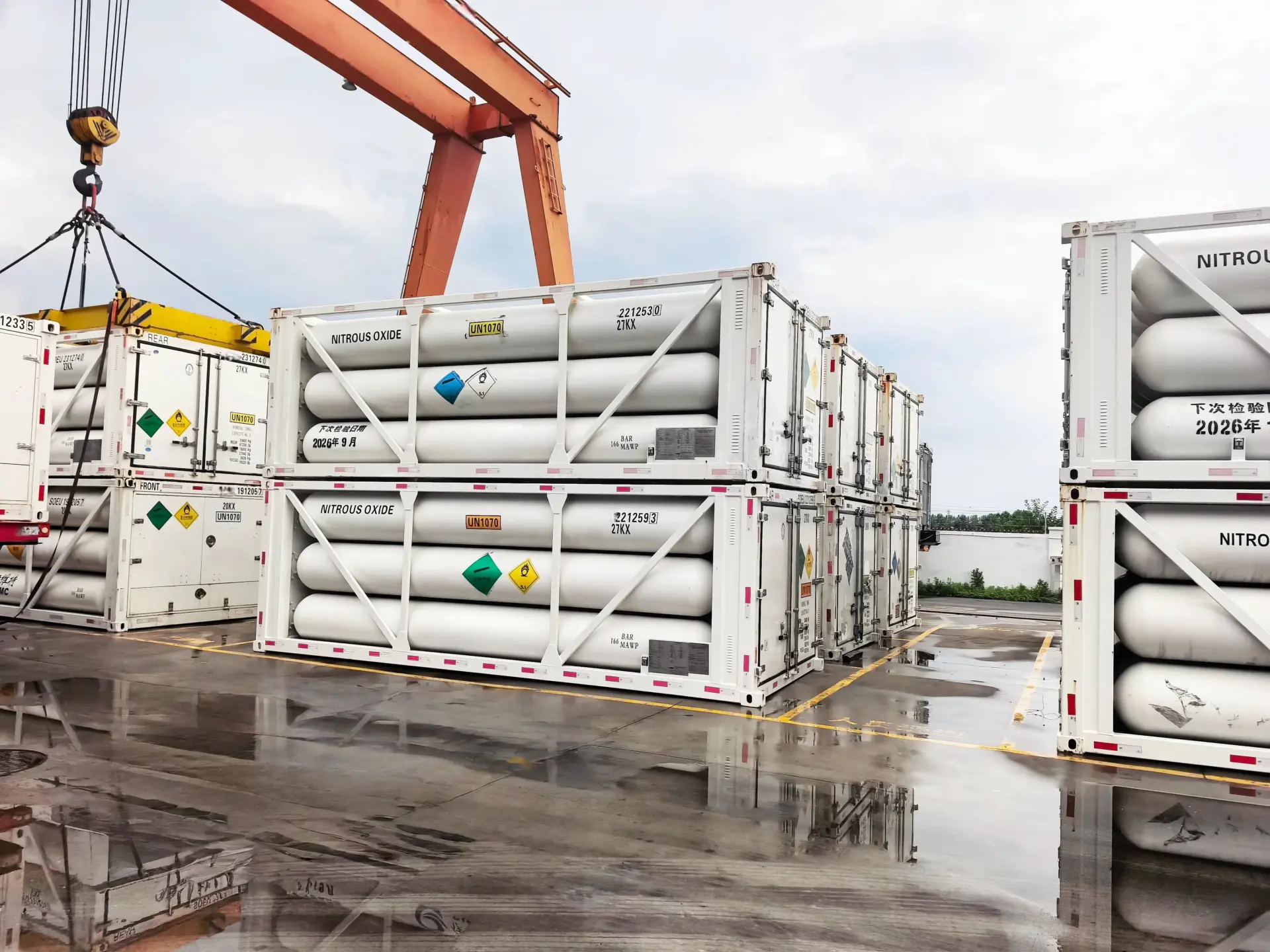 Specialty Gases Jumbo Tube Container